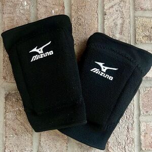 Mizuno Black Athletic Knee Pads